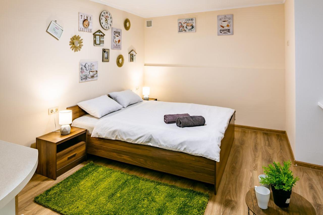 Romari Rynok Square 3 Apartment Lviv Bagian luar foto